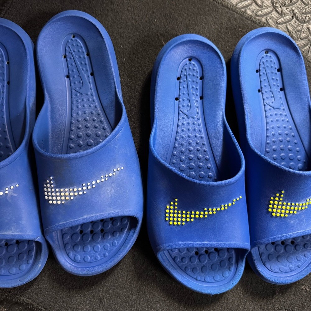 Men’s Nike Slides (2)